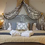 Amade Chateau 호텔 5*