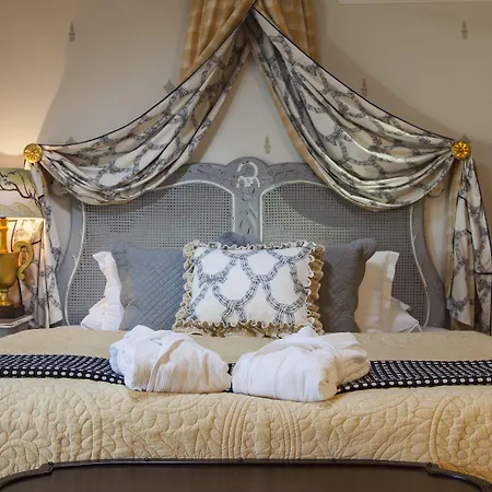 Amade Chateau Hotel 5*