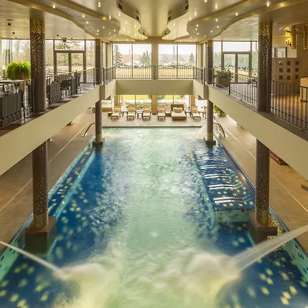 Amade Chateau Hotel