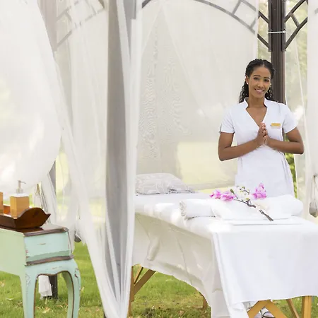 Amade Chateau Hotel 5*